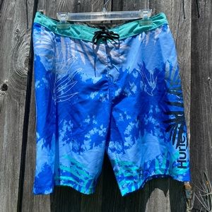 Hurley Swim Trunks: size 32 EUC